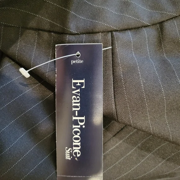 🆕️Evane-Picone Black Pin-Stripe Pant Suit 6P